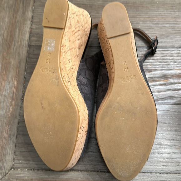 Coach Women’s size 10 wedge Sandals Black/Gray - Picture 3 of 5